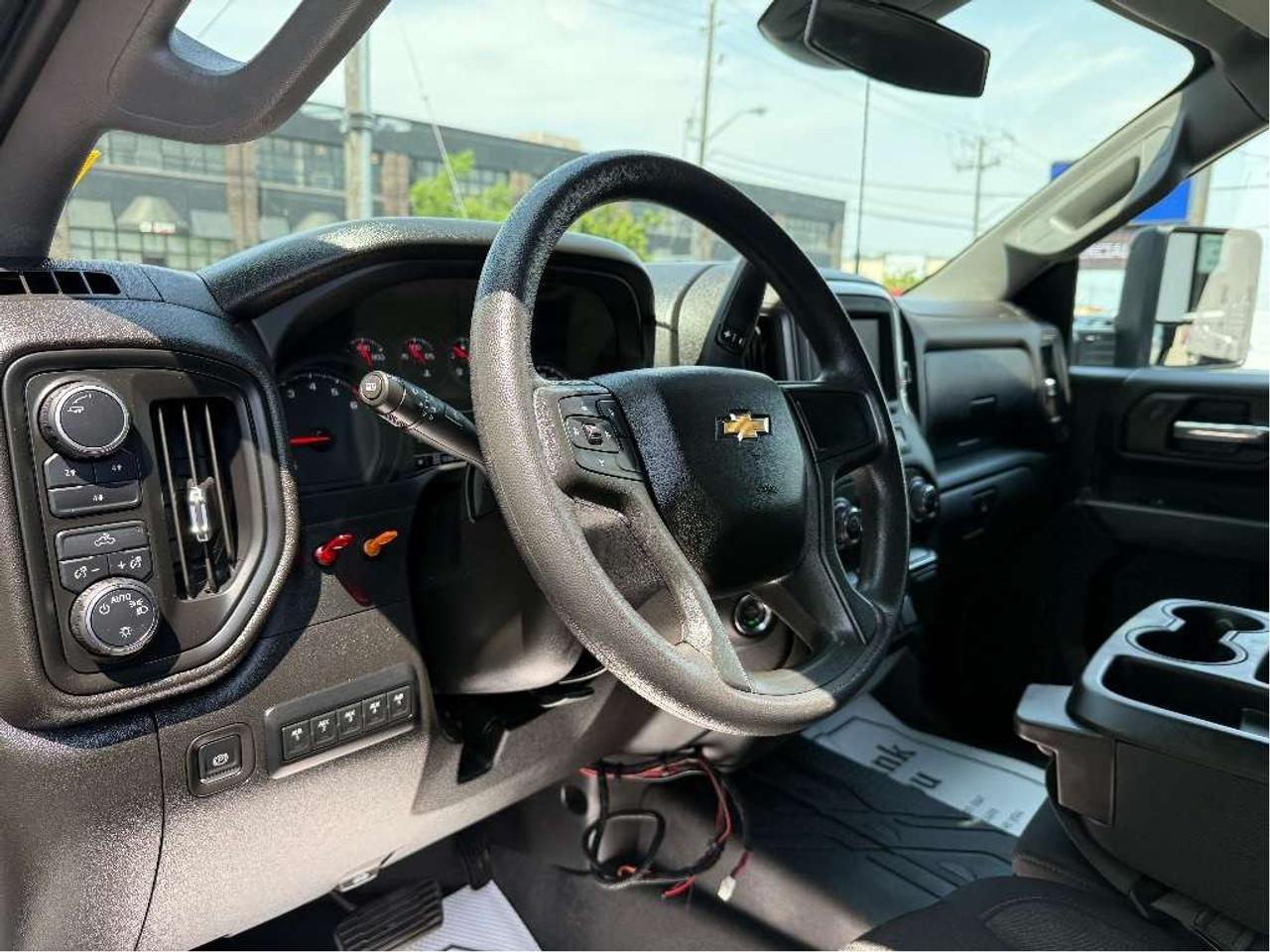 2025 Chevrolet Silverado 3500 Dump Truck w/Hydraulic Liftl Warranty Only12KM! Photo