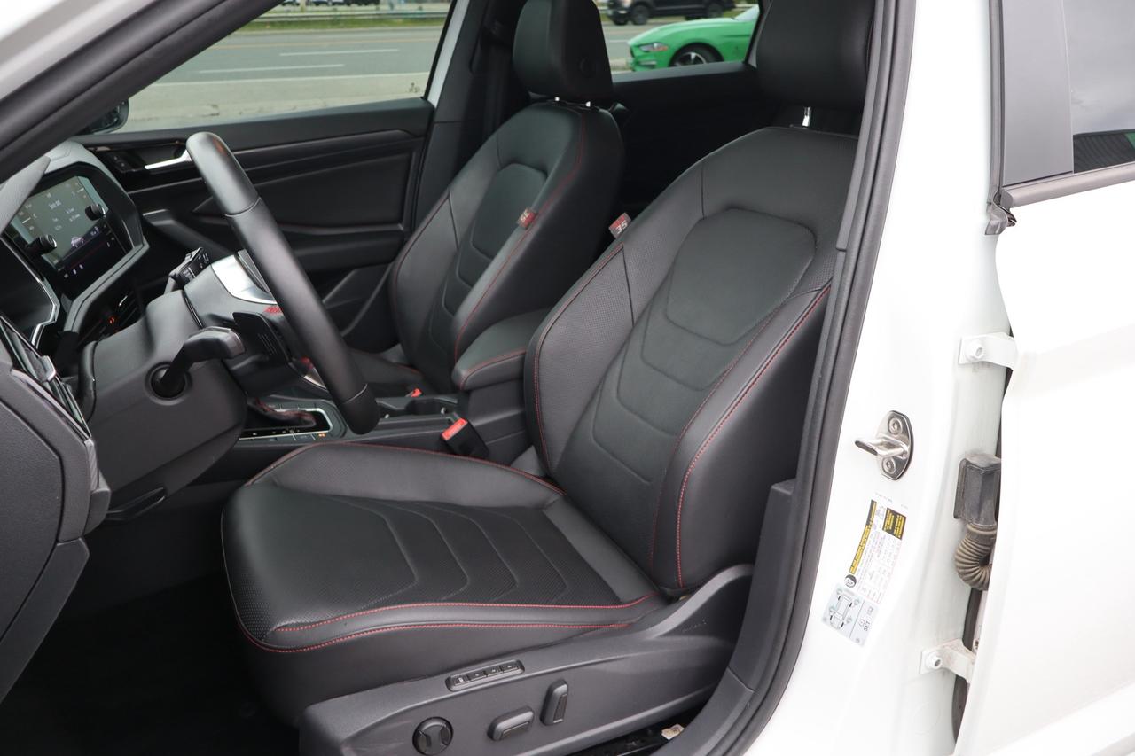 2019 Volkswagen Jetta GLI 35th Anniversary Edition Photo