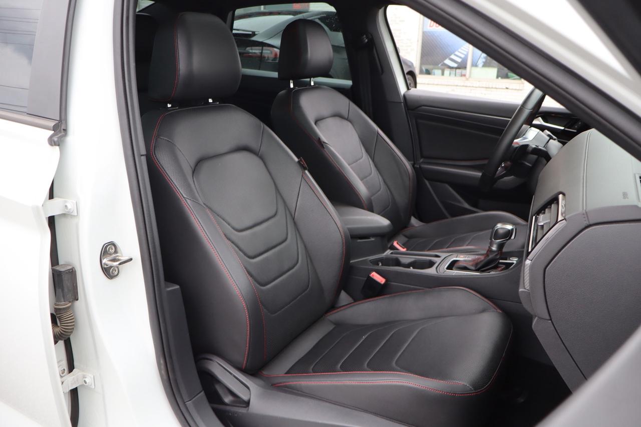 2019 Volkswagen Jetta GLI 35th Anniversary Edition Photo