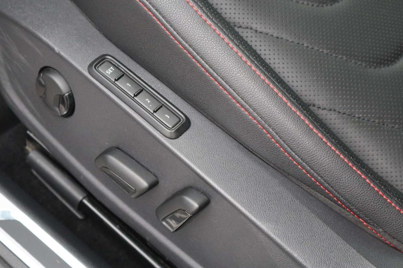 2019 Volkswagen Jetta GLI 35th Anniversary Edition Photo