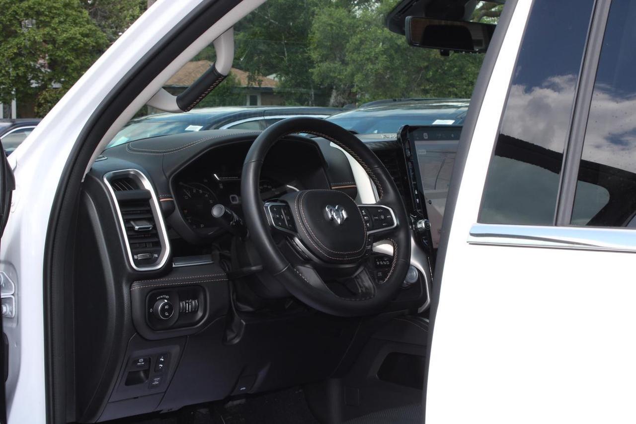 2026 RAM 1500 Tungsten Crew Cab 4x4  Gps SiriusXM SideSteps BedC Photo