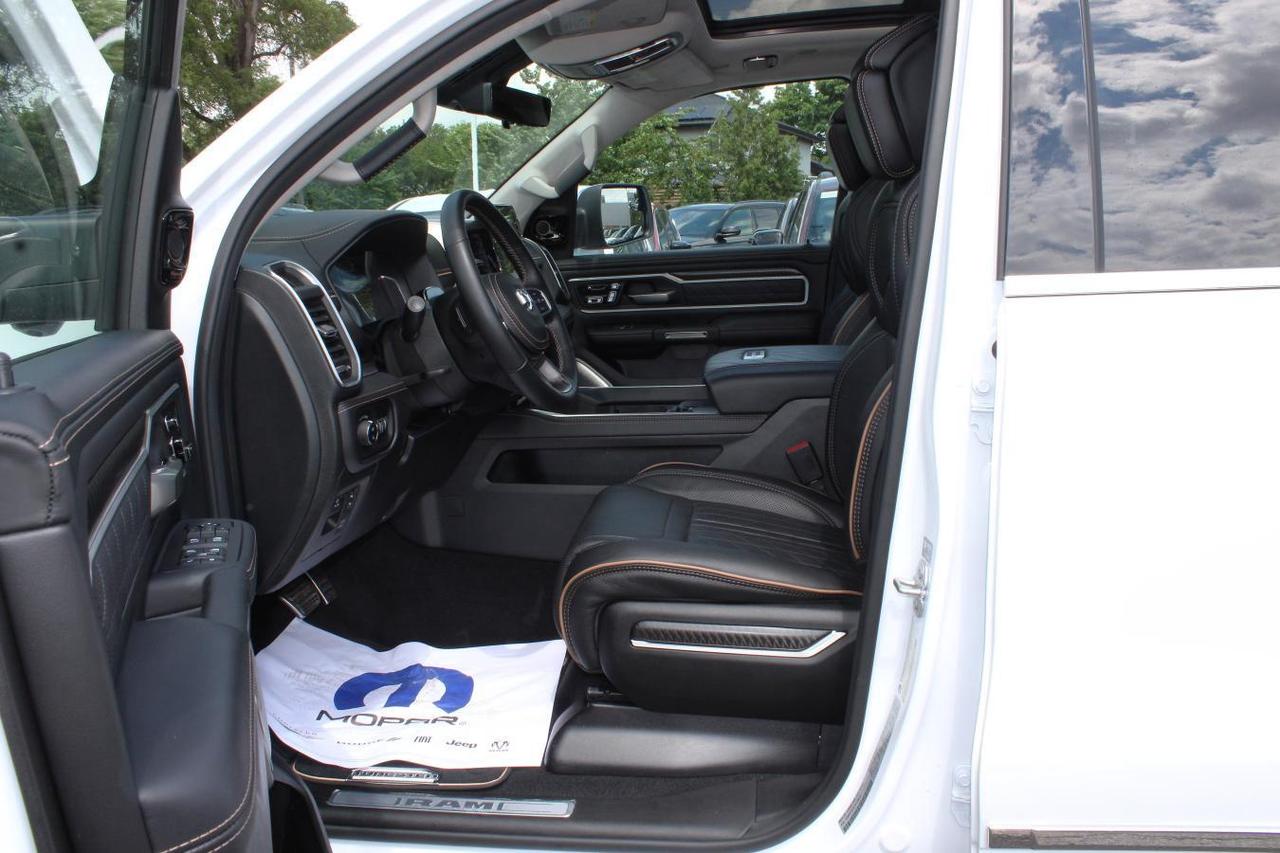 2026 RAM 1500 Tungsten Crew Cab 4x4  Gps SiriusXM SideSteps BedC Photo