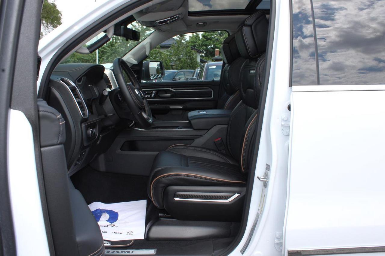 2026 RAM 1500 Tungsten Crew Cab 4x4  Gps SiriusXM SideSteps BedC Photo