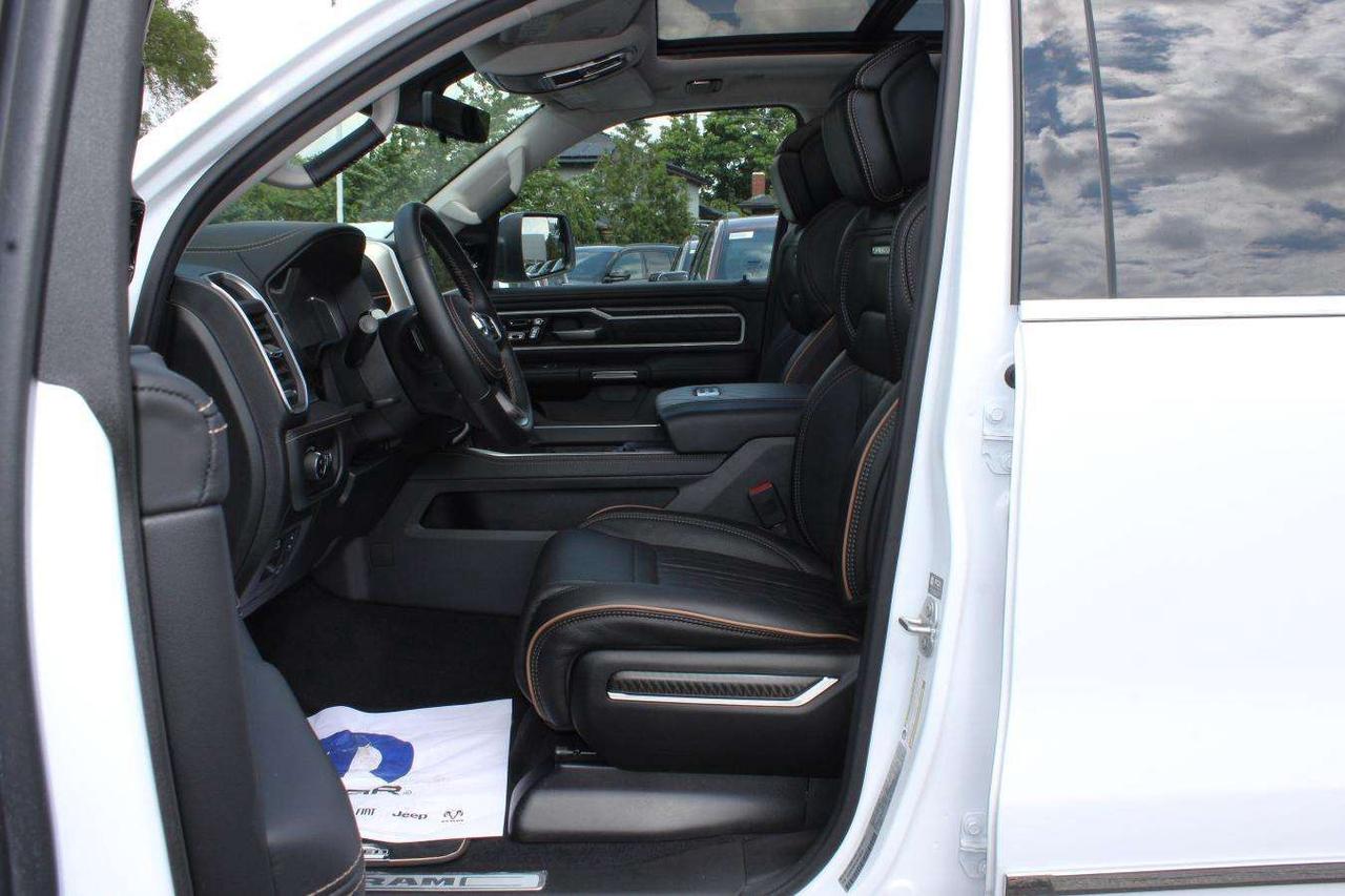 2026 RAM 1500 Tungsten Crew Cab 4x4  Gps SiriusXM SideSteps BedC Photo