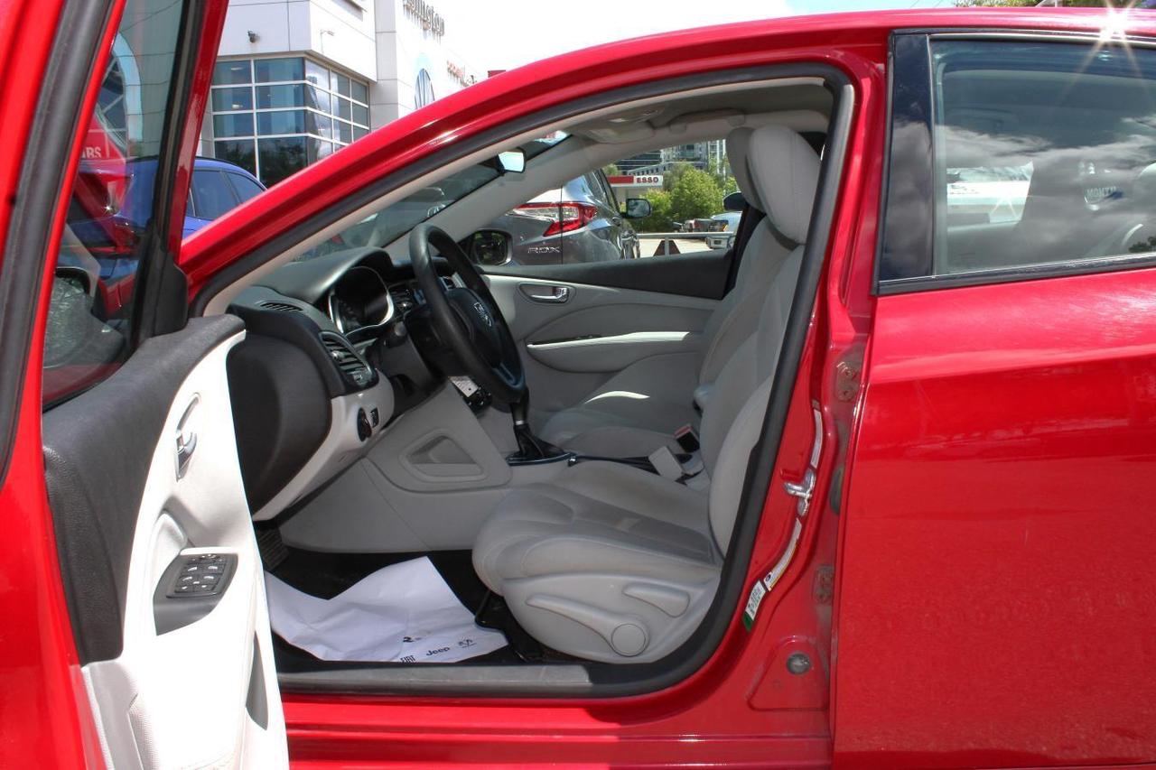 2013 Dodge Dart SXT Photo