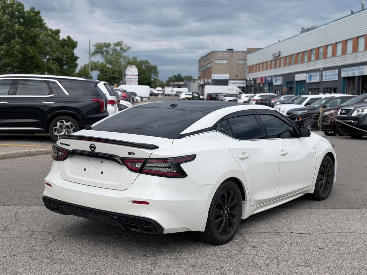 2022 Nissan Maxima SR Photo3