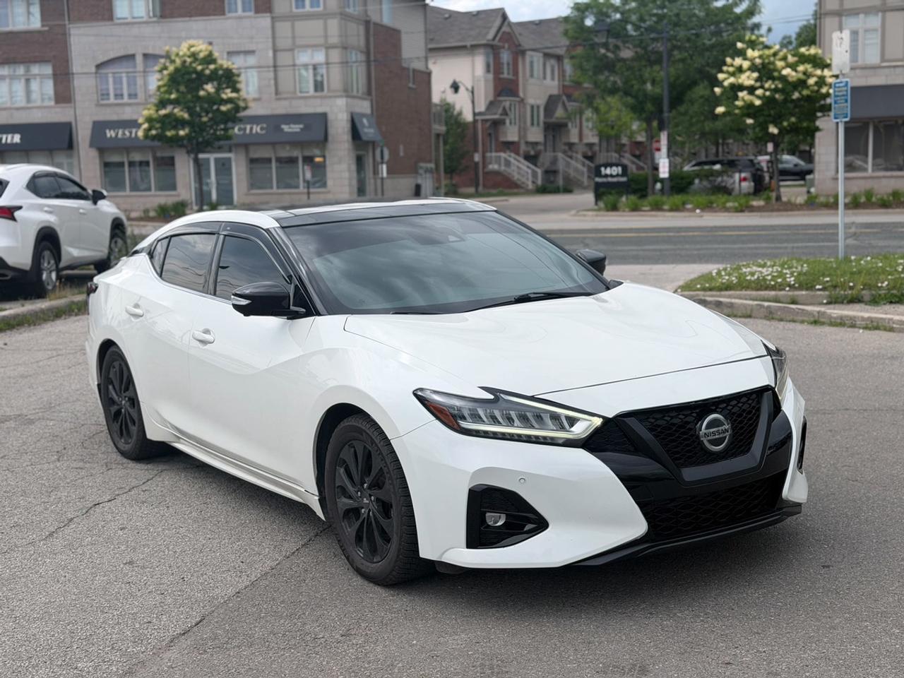 2022 Nissan Maxima SR Photo