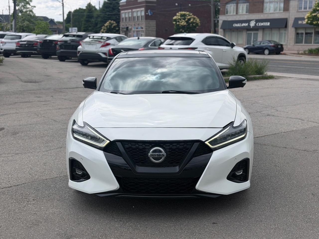 2022 Nissan Maxima SR Photo