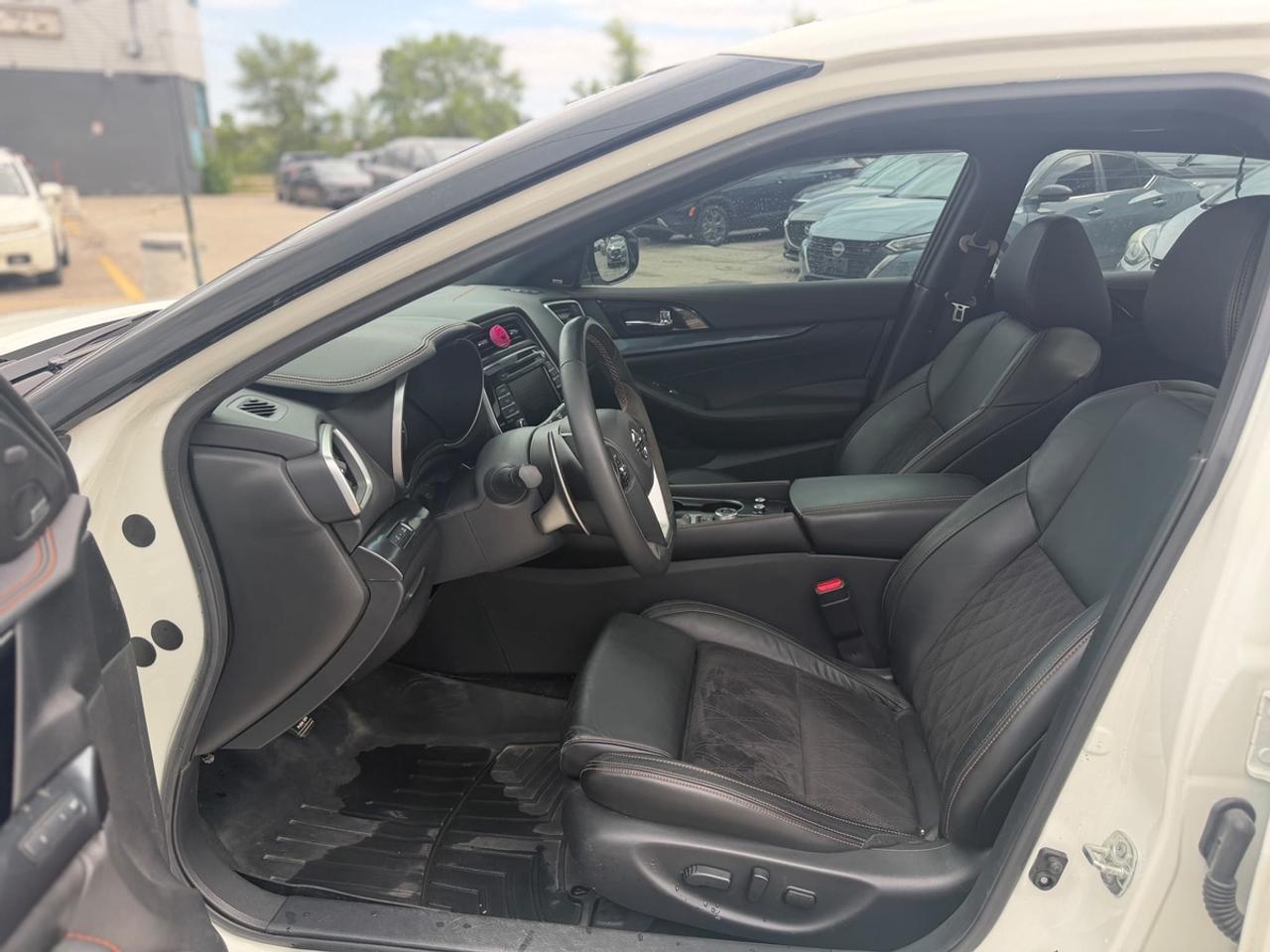 2022 Nissan Maxima SR Photo
