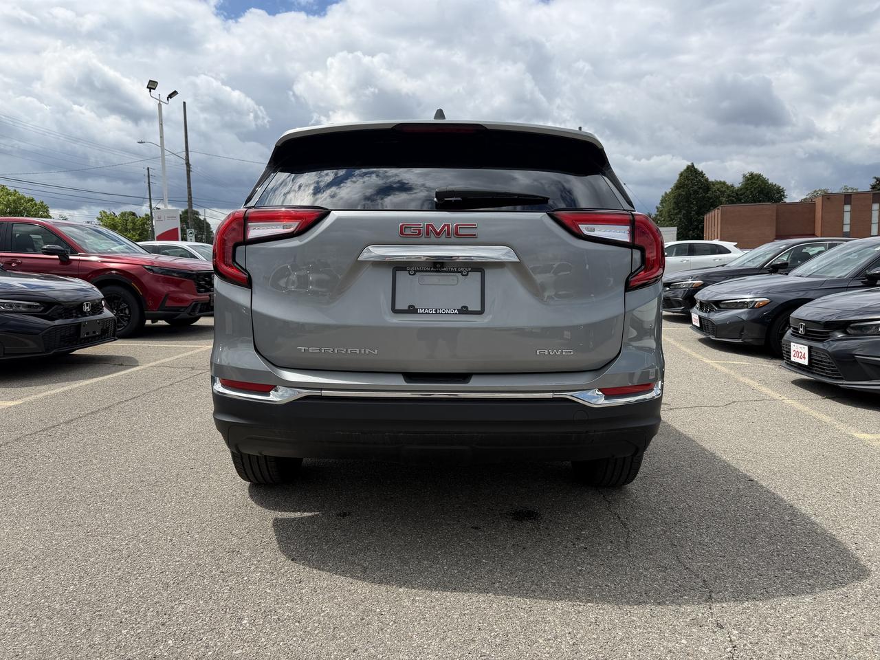 2024 GMC Terrain SLT AWD   LEATHER   NO CLAIMS   APPLE CARPLAY Photo