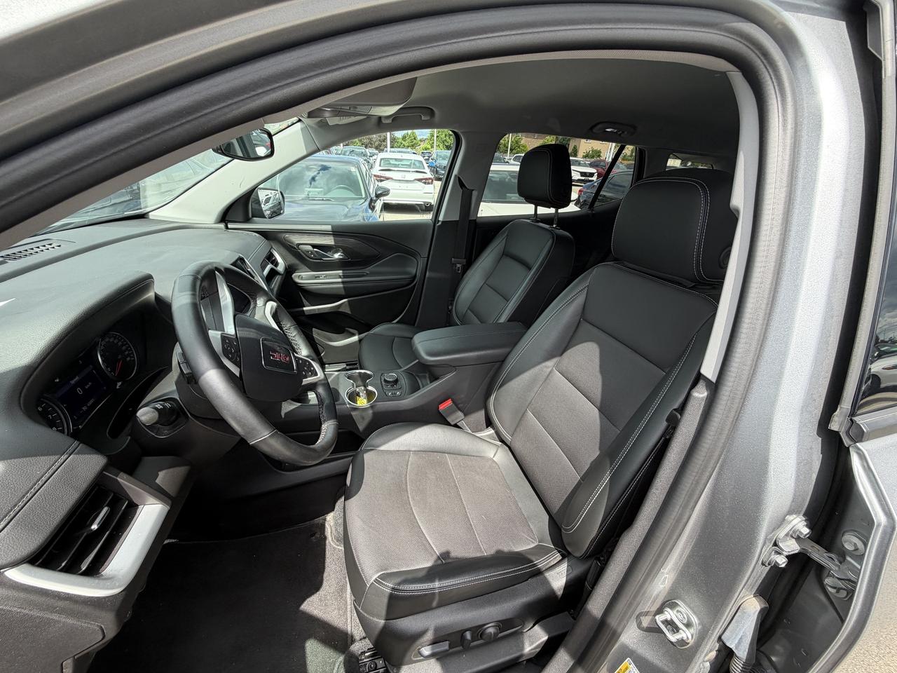 2024 GMC Terrain SLT AWD   LEATHER   NO CLAIMS   APPLE CARPLAY Photo