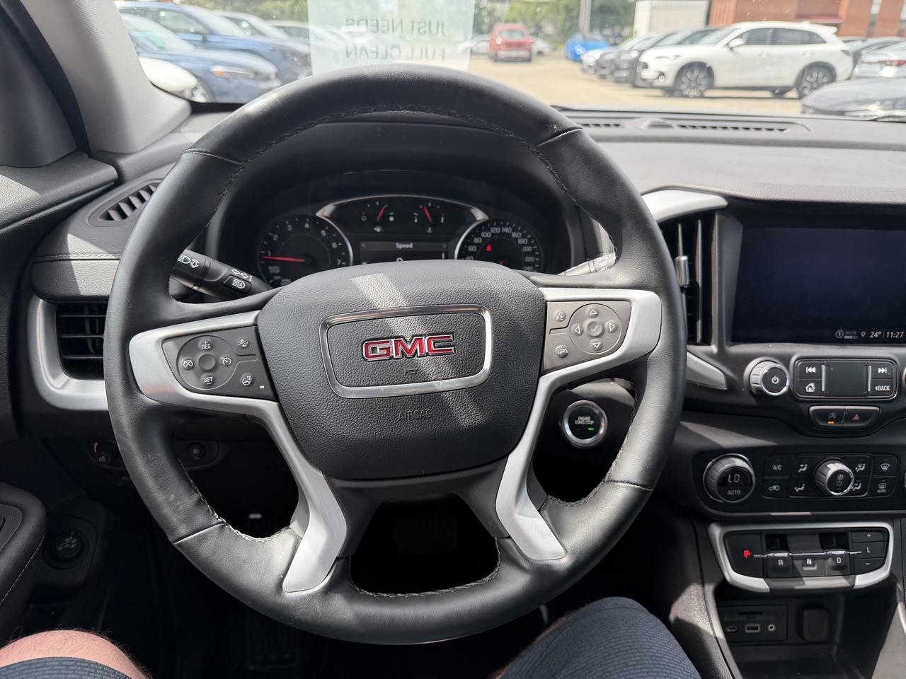 2024 GMC Terrain SLT AWD   LEATHER   NO CLAIMS   APPLE CARPLAY Photo