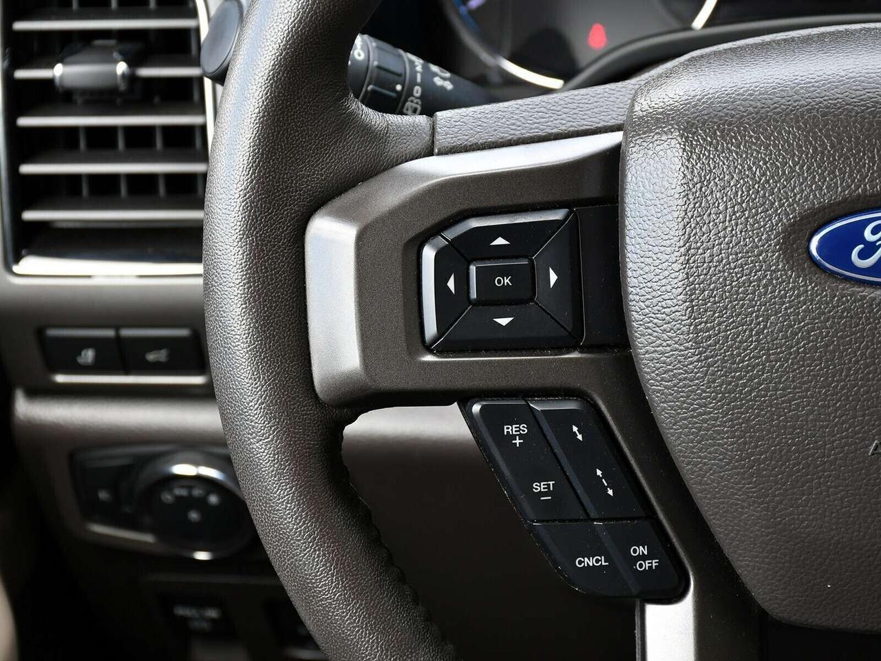 2019 Ford Expedition XLT 4X4   7 PASSENGER   CLEAN CARFAX Photo