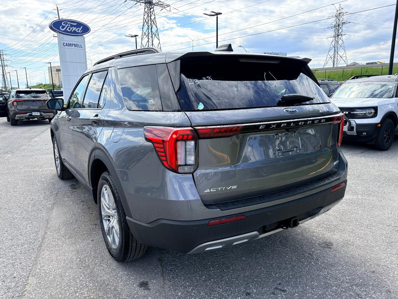 2026 Ford Explorer  Photo