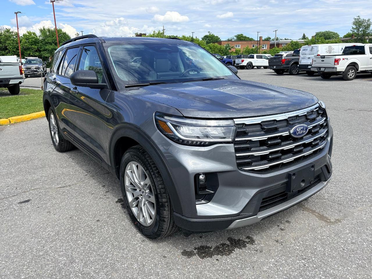 2026 Ford Explorer  Photo2