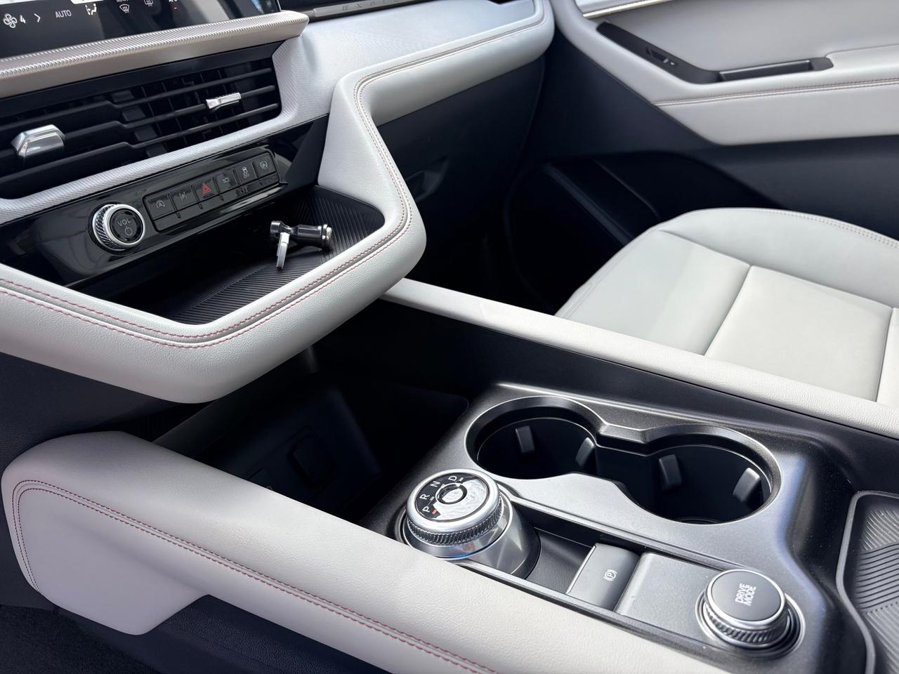 2026 Ford Explorer  Photo
