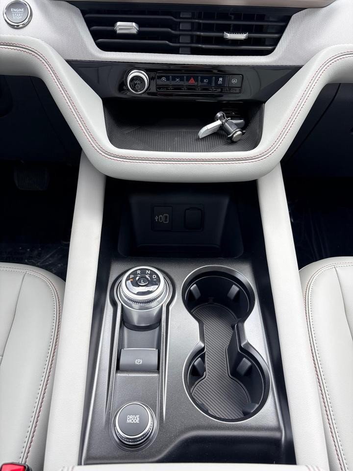2026 Ford Explorer  Photo