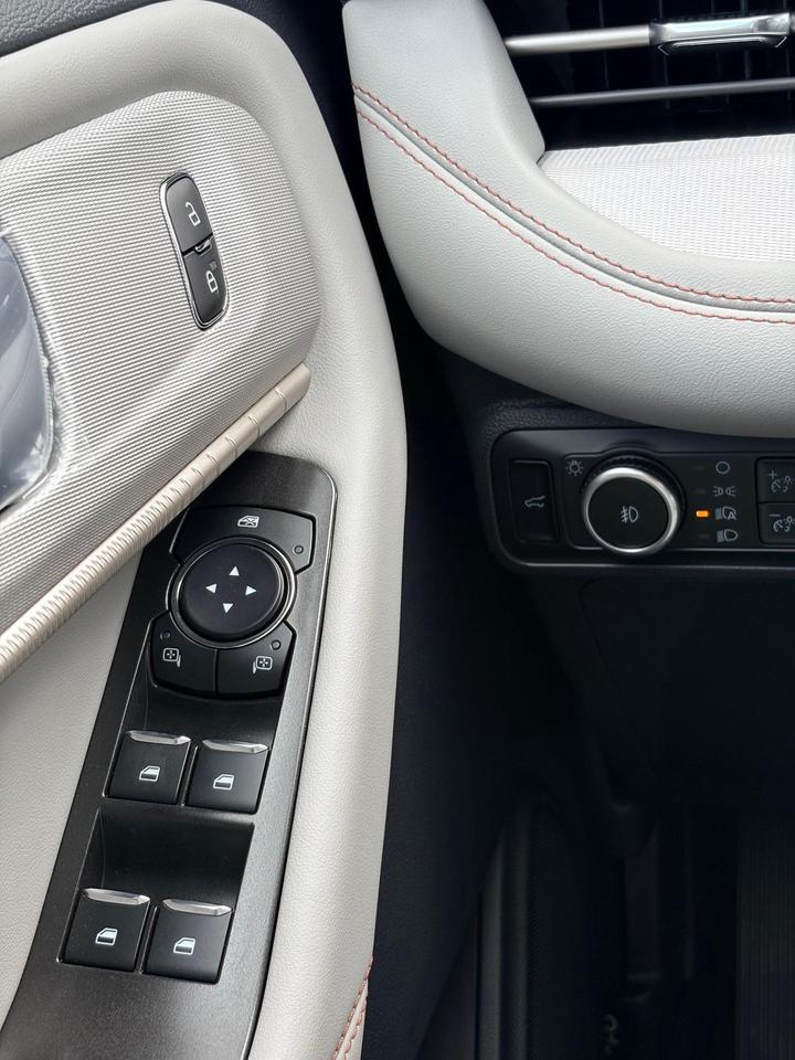 2026 Ford Explorer  Photo