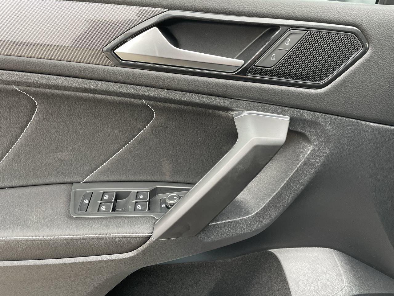 2023 Volkswagen Tiguan Comfortline 2.0T 8sp at w/Tip 4M Remote Starter  A Photo