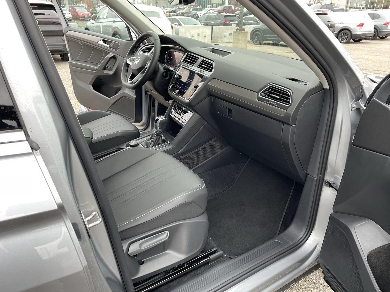 2023 Volkswagen Tiguan Comfortline 2.0T 8sp at w/Tip 4M Remote Starter  A Photo