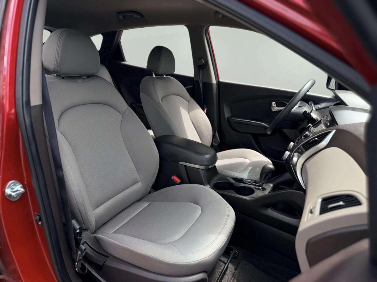 2013 Hyundai Tucson All-wheel Drive  GL *Ltd Avail* Photo