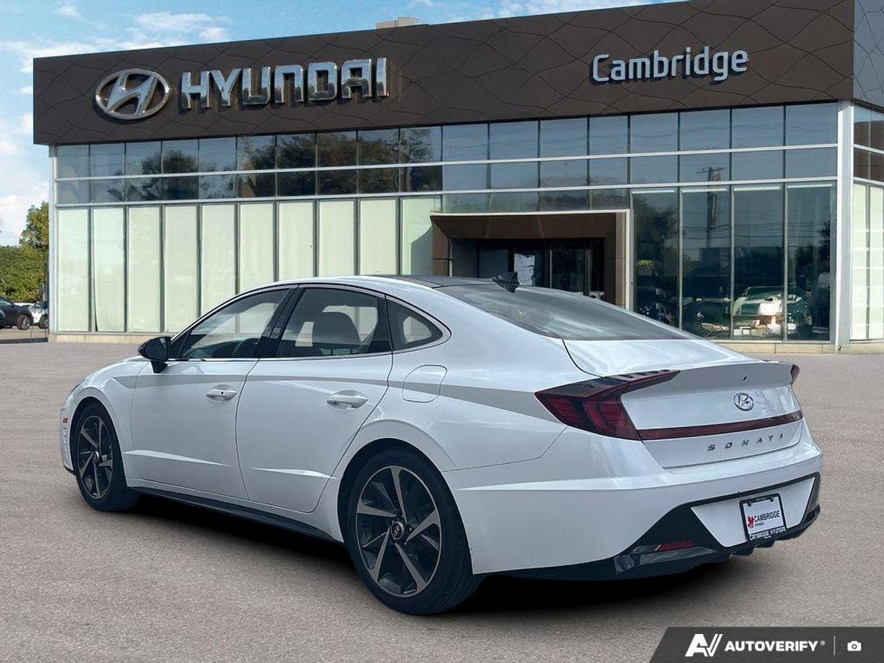 2023 Hyundai Sonata Sport   NO ACCIDENTS LEATHER P.ROOF 6.6L/100KM Photo