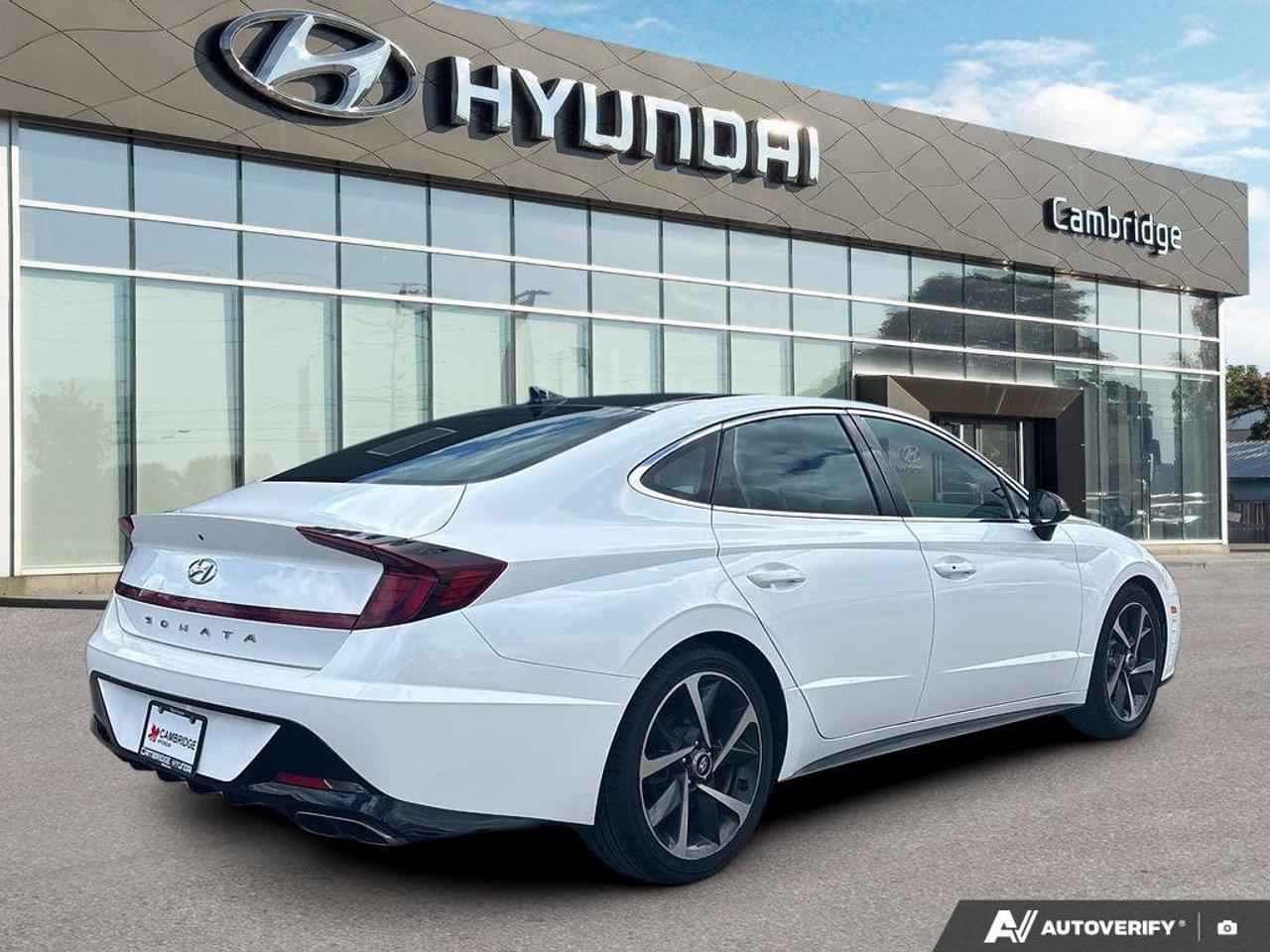 2023 Hyundai Sonata Sport   NO ACCIDENTS LEATHER P.ROOF 6.6L/100KM Photo