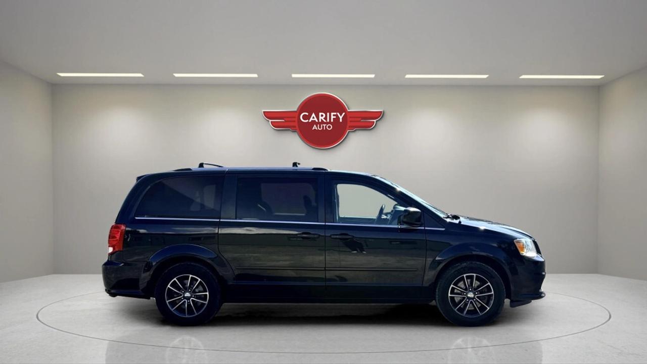 2017 Dodge Grand Caravan SXT Premium Plus Photo