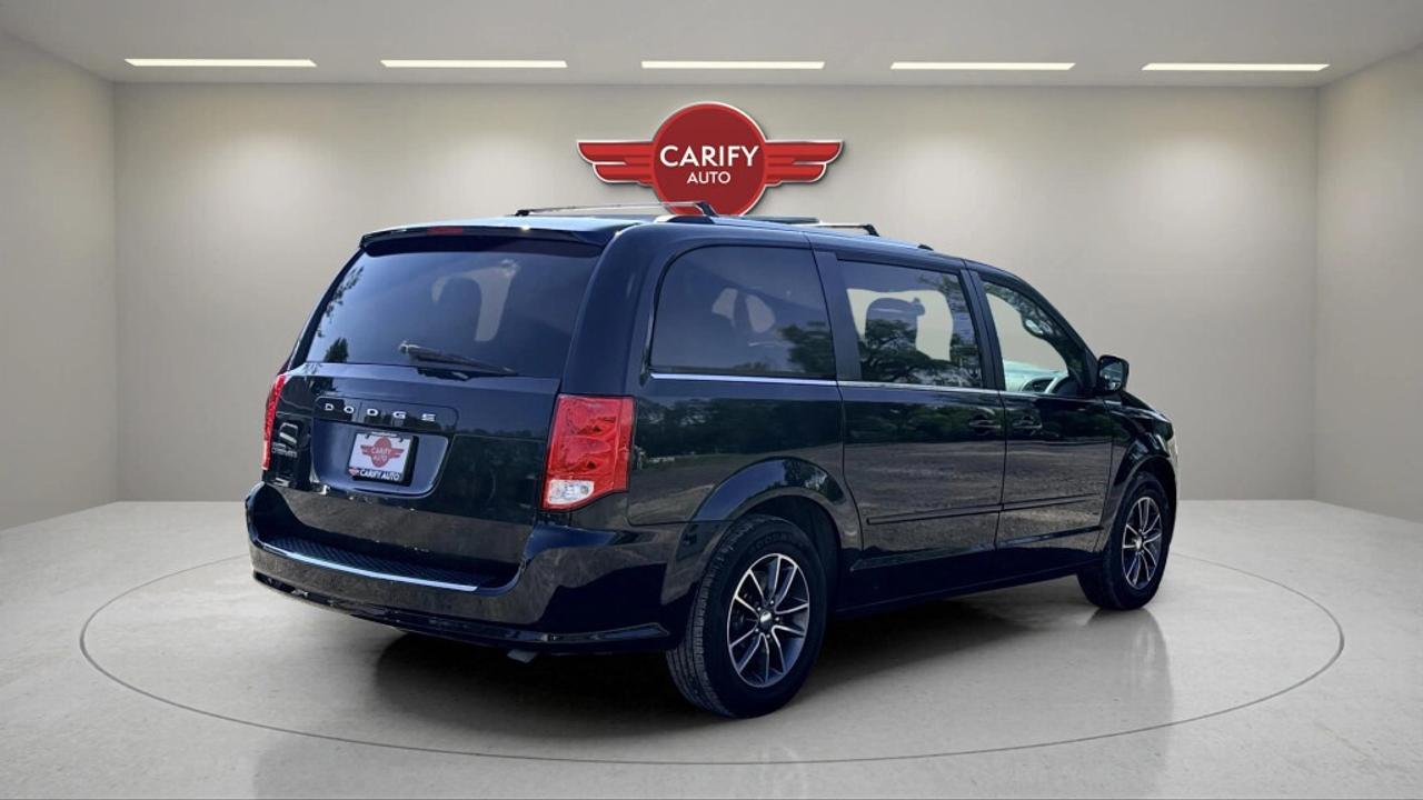 2017 Dodge Grand Caravan SXT Premium Plus Photo