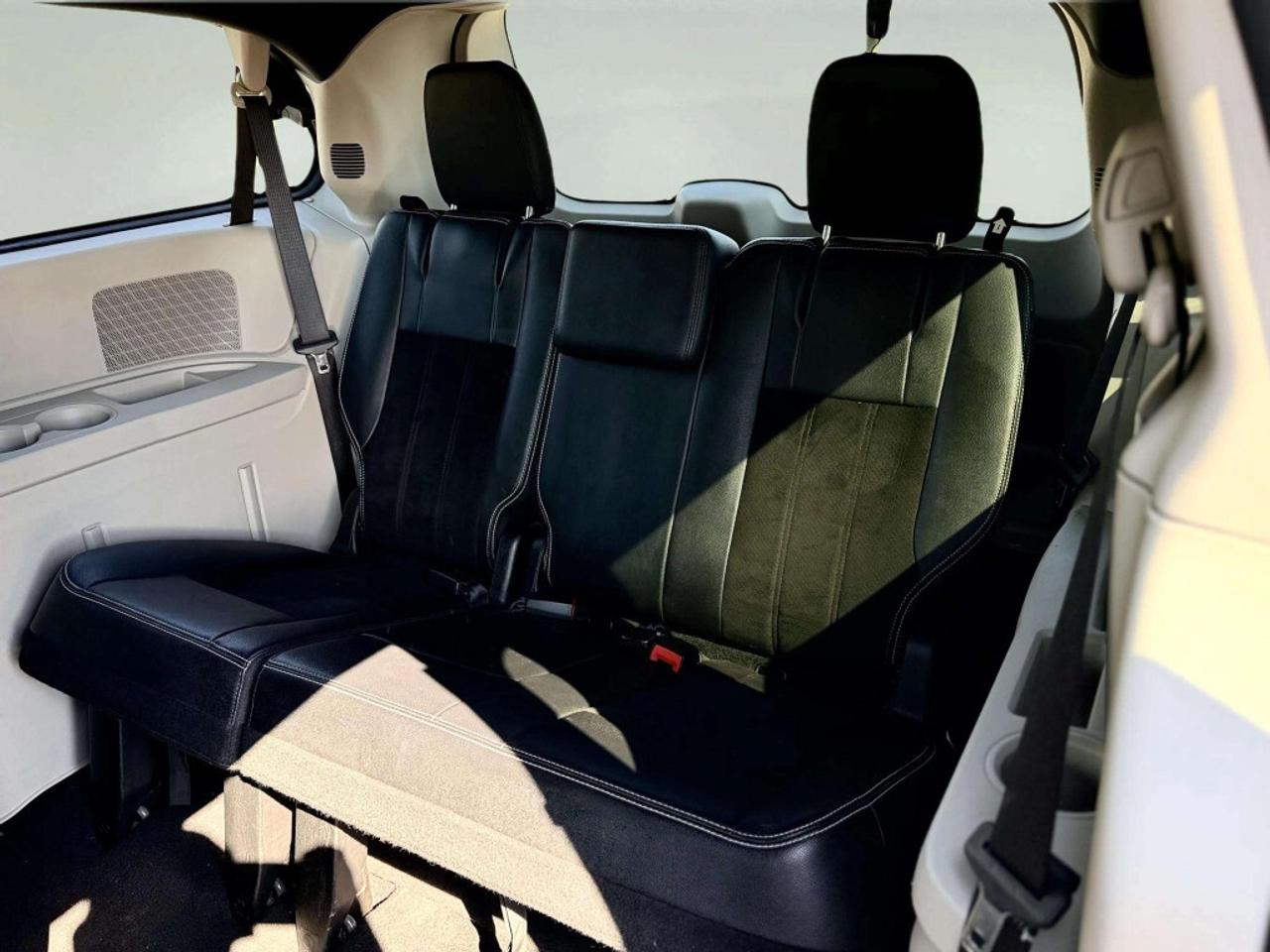 2017 Dodge Grand Caravan SXT Premium Plus Photo