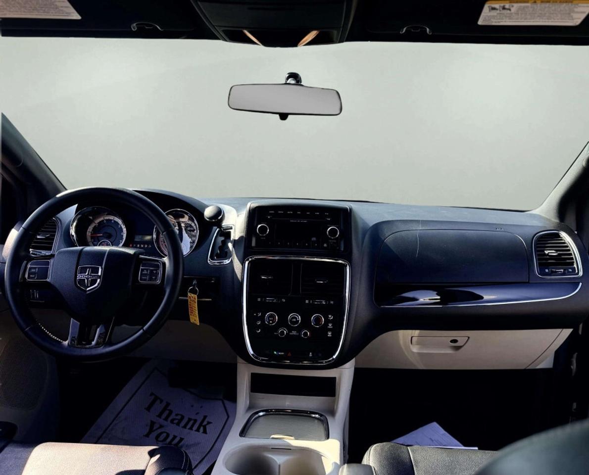2017 Dodge Grand Caravan SXT Premium Plus Photo