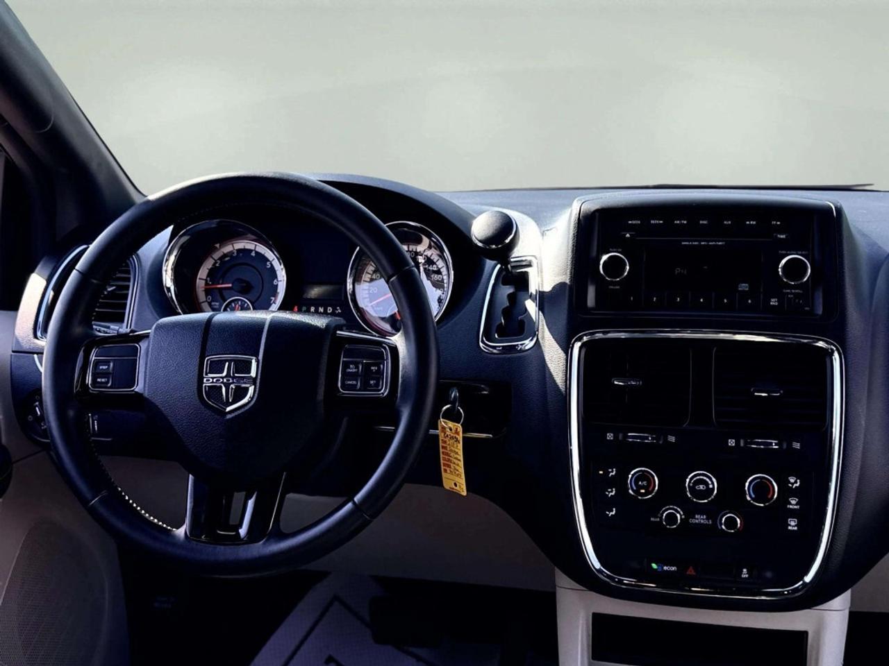 2017 Dodge Grand Caravan SXT Premium Plus Photo