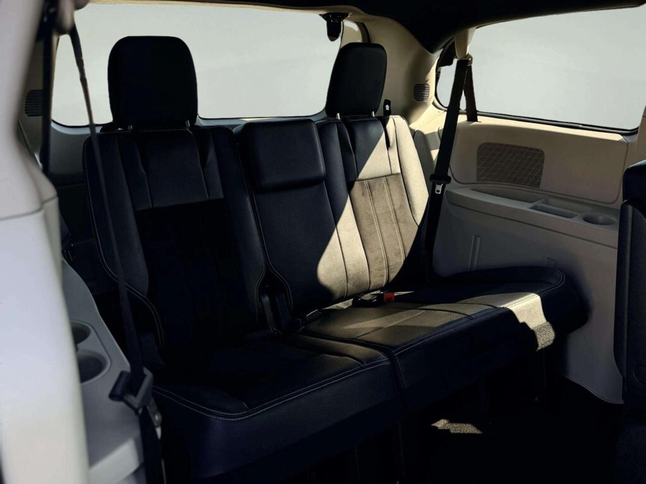 2017 Dodge Grand Caravan SXT Premium Plus Photo