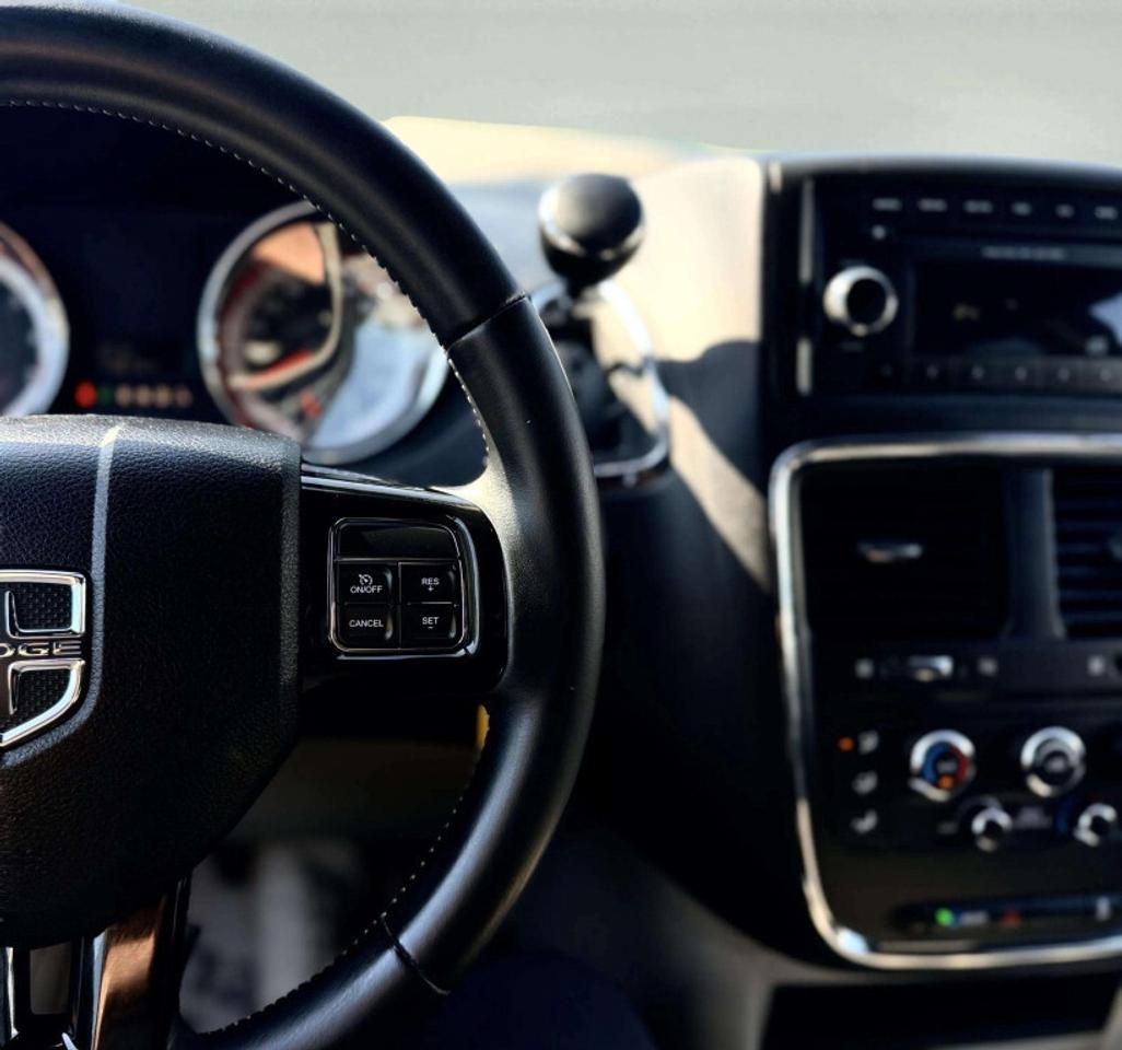 2017 Dodge Grand Caravan SXT Premium Plus Photo