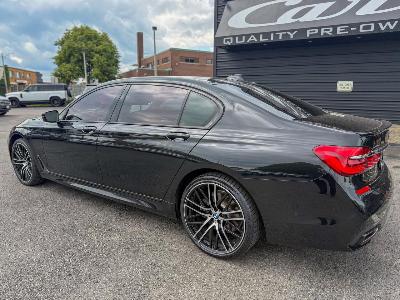 2019 BMW 7 Series xDrive Photo2
