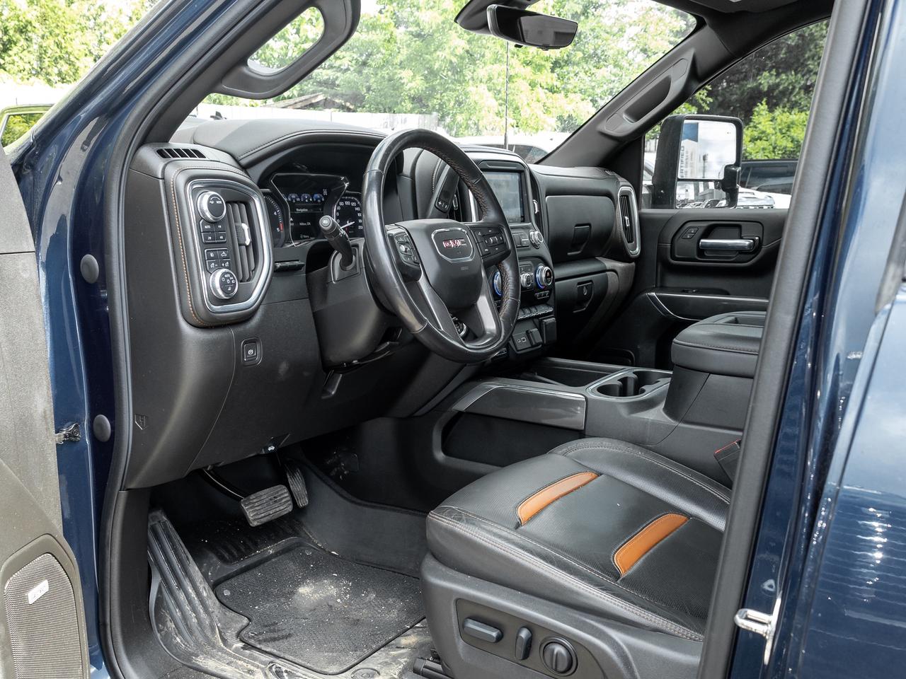 2022 GMC SIERRA 2500HD AT4 Crew Cab 4x4 Duramax Diesel   AT4 Premium PKG Photo