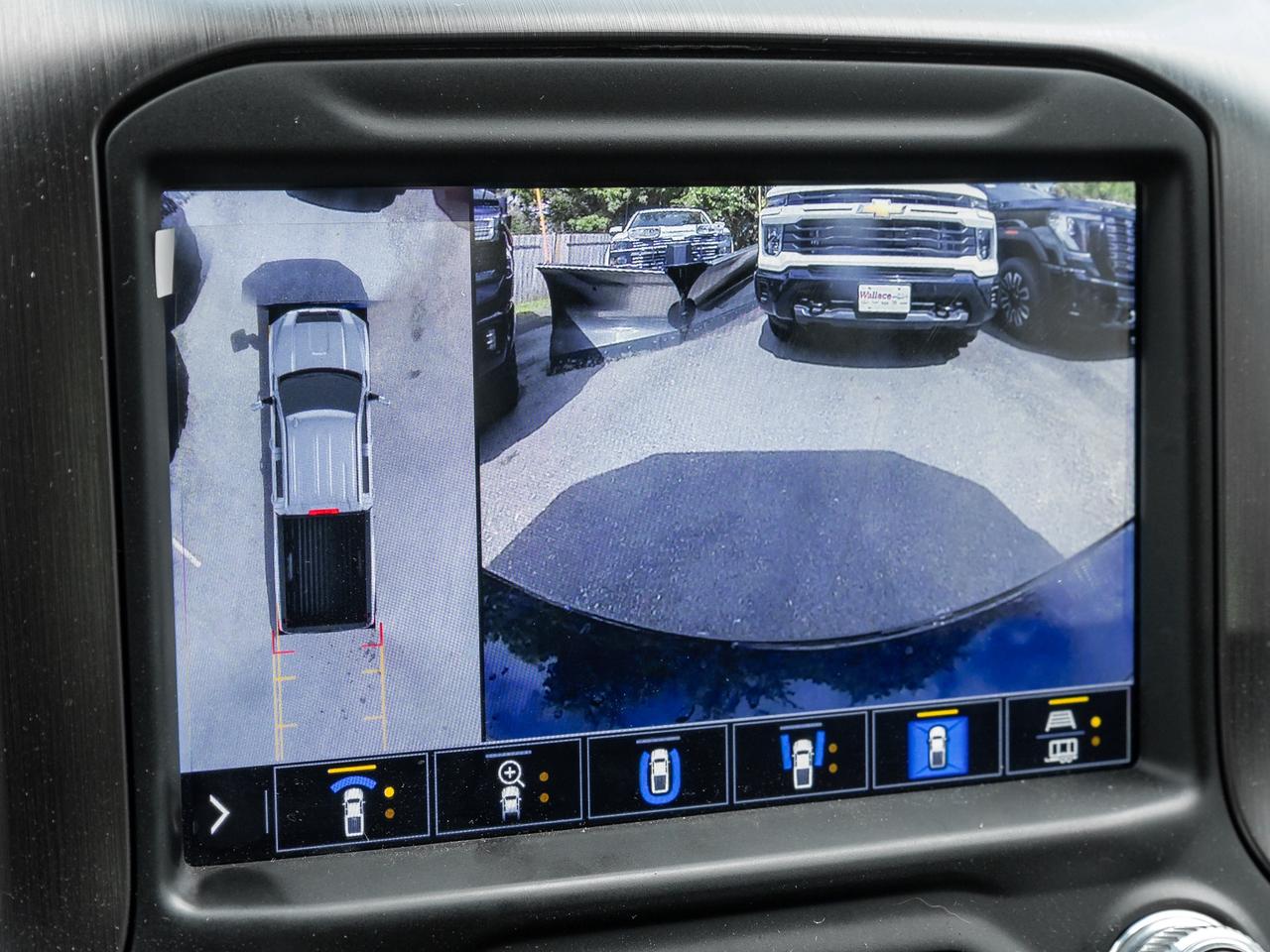 2022 GMC SIERRA 2500HD AT4 Crew Cab 4x4 Duramax Diesel   AT4 Premium PKG Photo