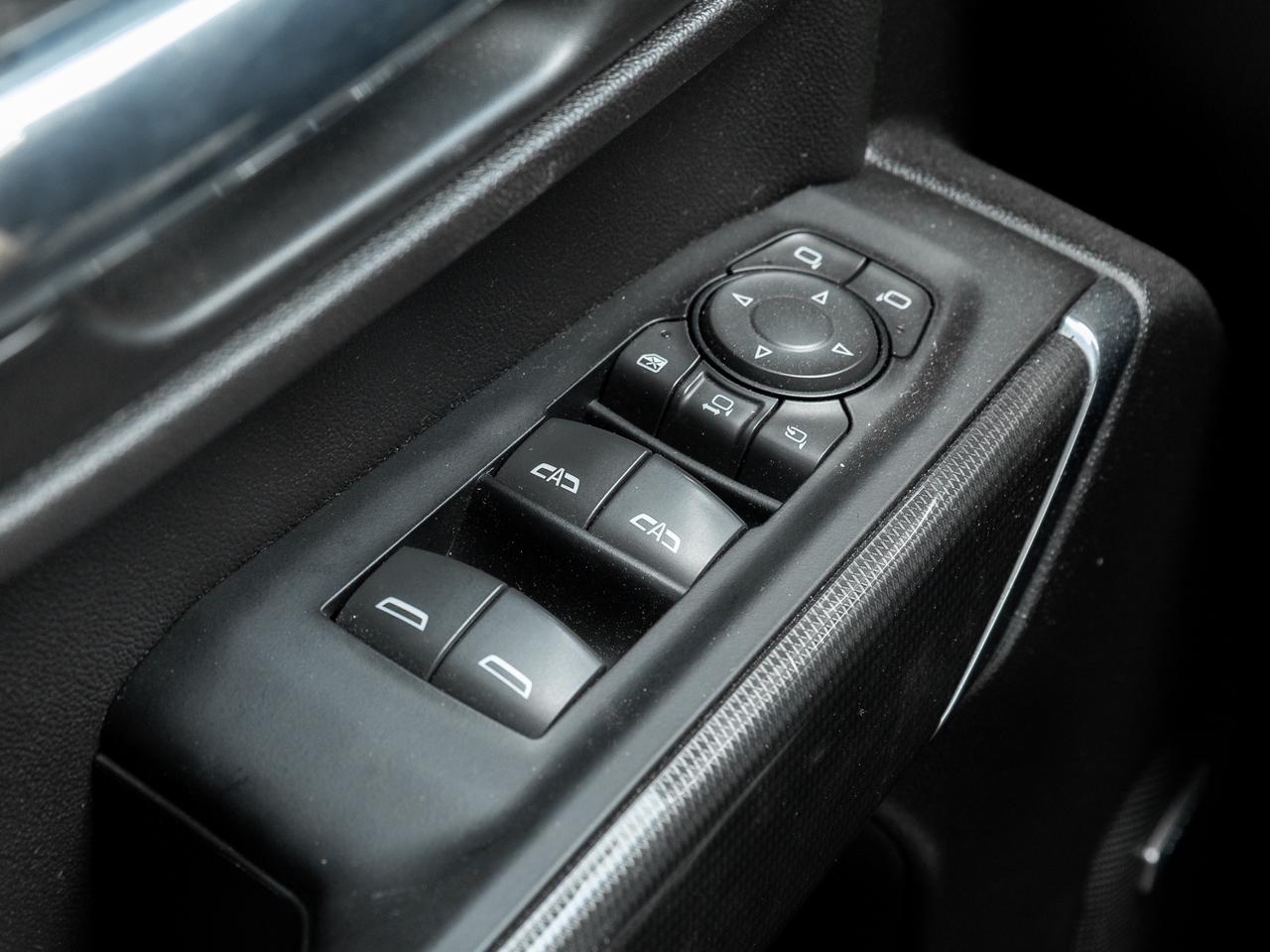 2022 GMC SIERRA 2500HD AT4 Crew Cab 4x4 Duramax Diesel   AT4 Premium PKG Photo