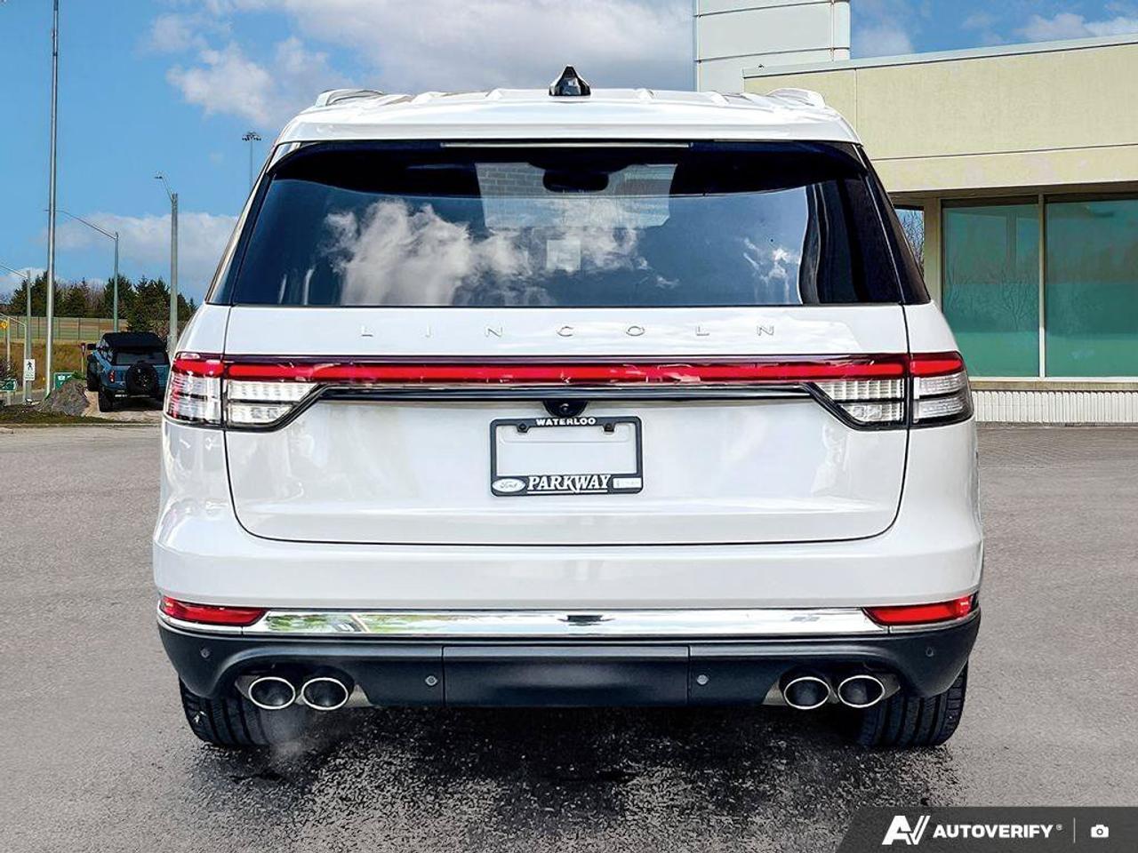 2025 Lincoln Aviator Reserve   201A   MOONROOF   HTD STEER WHEEL Photo