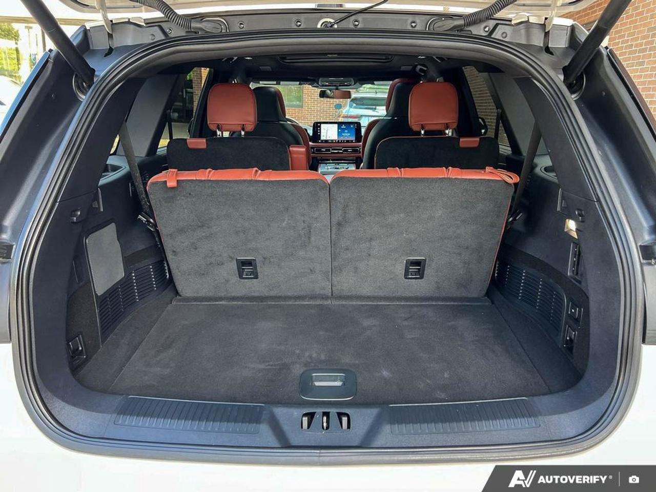 2025 Lincoln Aviator Reserve   201A   MOONROOF   HTD STEER WHEEL Photo