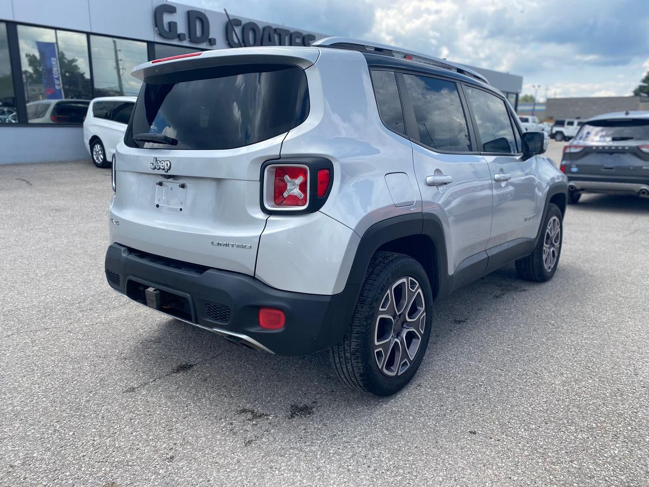 2016 Jeep Renegade Limited 4x4 ~Nav ~Heated Leather ~Cam ~Bluetooth Photo