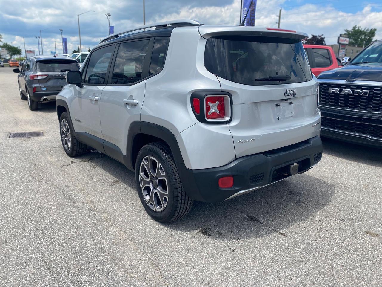 2016 Jeep Renegade Limited 4x4 ~Nav ~Heated Leather ~Cam ~Bluetooth Photo