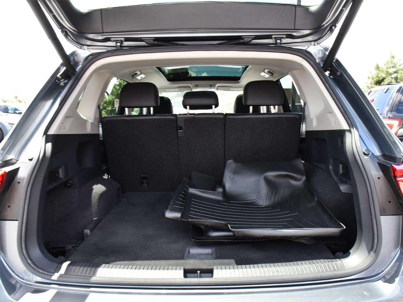 2018 Volkswagen Tiguan PANO ROOF, GREAT CONDITION, LEATHER INTERIOR Photo