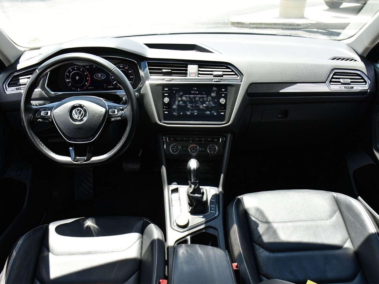 2018 Volkswagen Tiguan PANO ROOF, GREAT CONDITION, LEATHER INTERIOR Photo