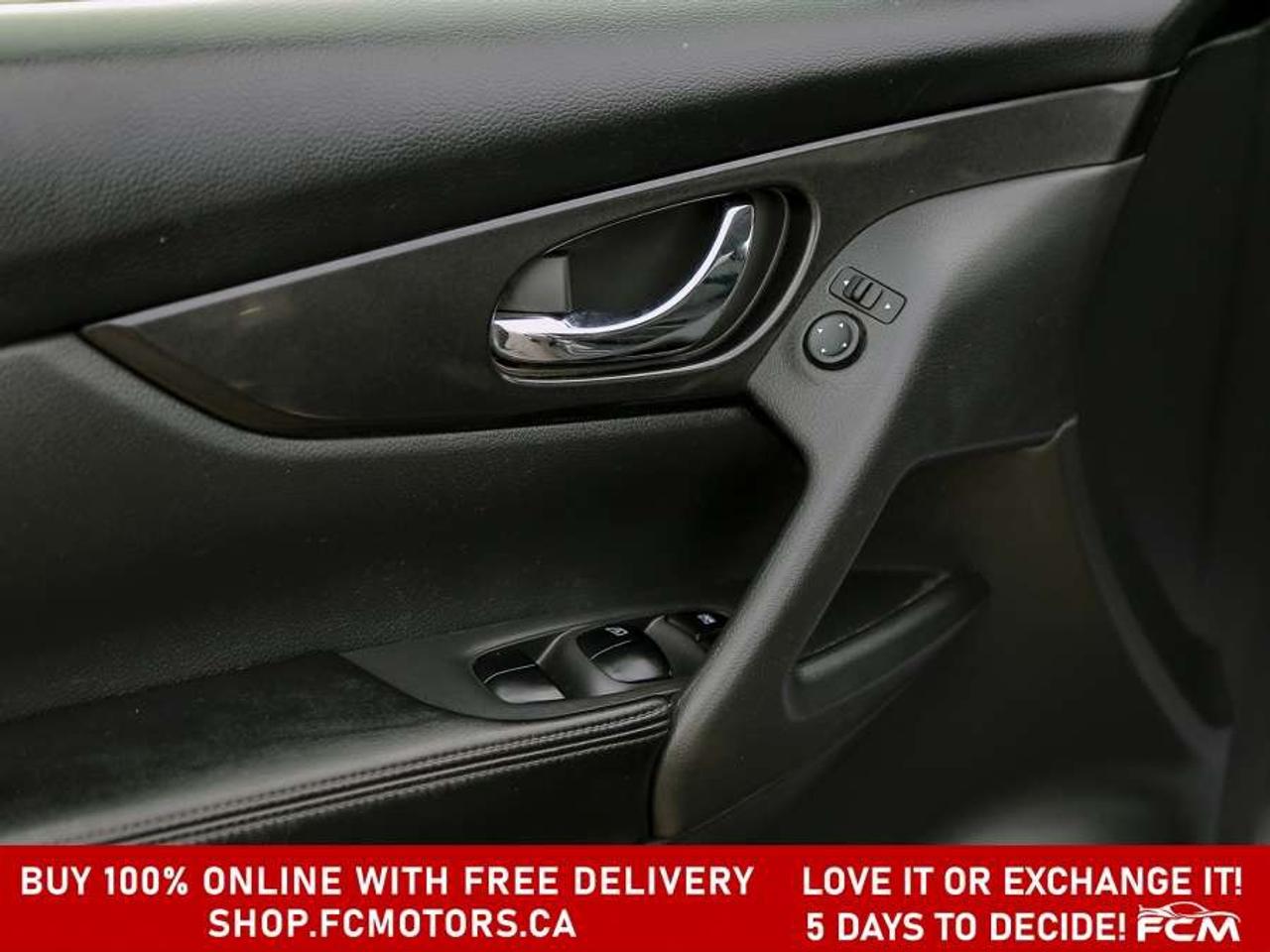 2017 Nissan Rogue SV AWD   FULLY CERTIFIED WITH WARRANTY Photo