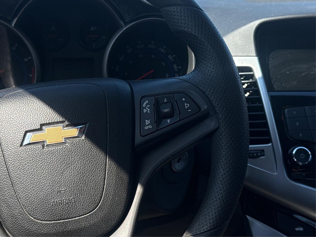 2016 Chevrolet Cruze CERTIFIED CLEAN  LT w-2LT  WE FINANCE ALL CREDIT! Photo