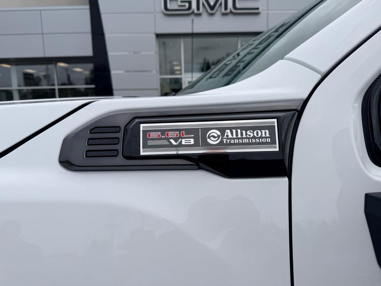 2025 GMC SIERRA 2500HD AT4AT4, 6.6L V8, 4X4, ALLOYS, LEATHER, BOSE, MACMA Photo