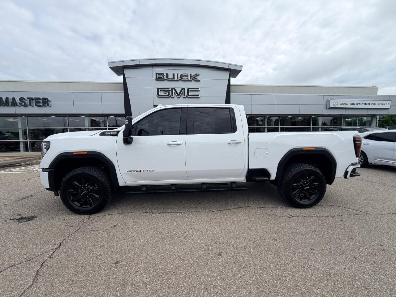 2025 GMC SIERRA 2500HD AT4AT4, 6.6L V8, 4X4, ALLOYS, LEATHER, BOSE, MACMA Photo