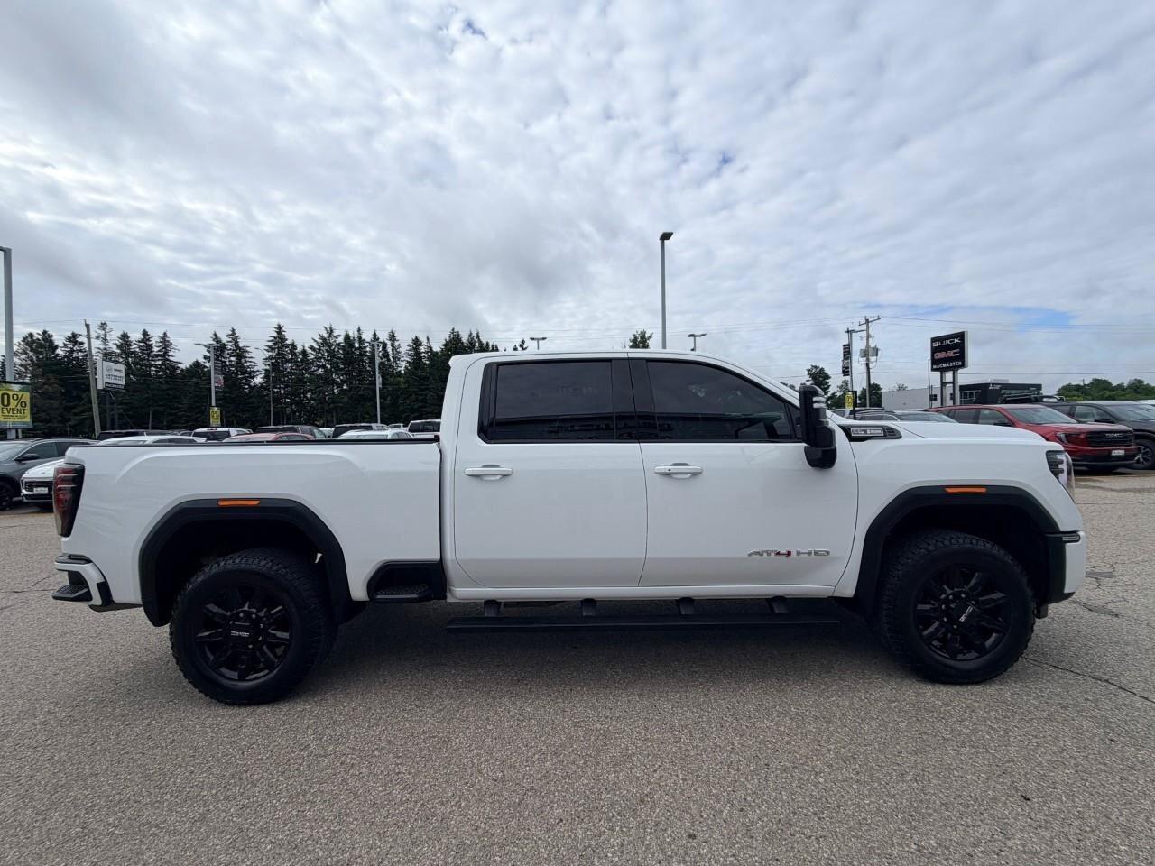 2025 GMC SIERRA 2500HD AT4AT4, 6.6L V8, 4X4, ALLOYS, LEATHER, BOSE, MACMA Photo