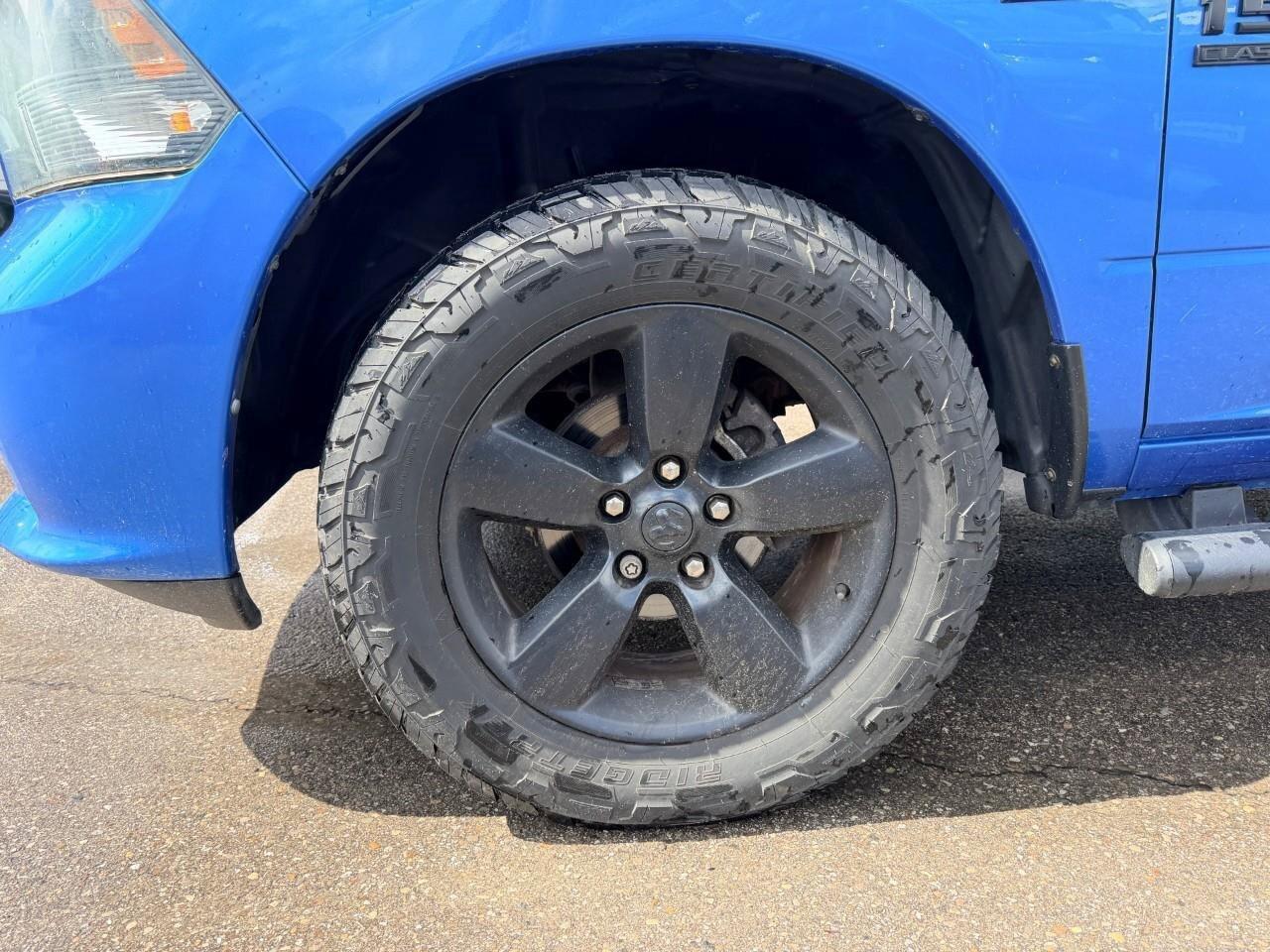 2019 RAM 1500 Classic Express 4x4 Crew Cab 5'7  Box Photo